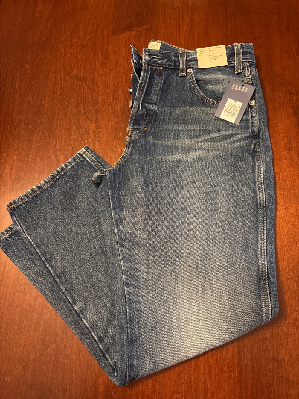 Universal Thread Women's Boyfriend Jeans - Faded Blue Denim